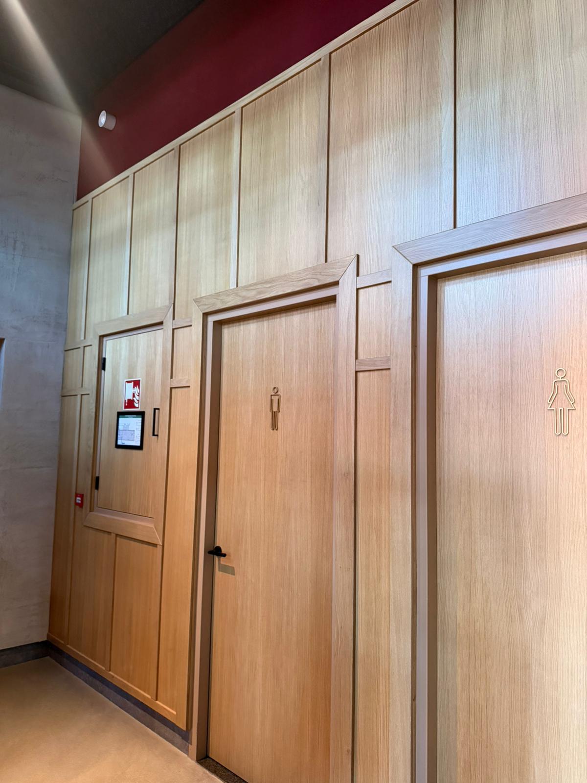 Strak geschilderde gevelwoning in Roermond